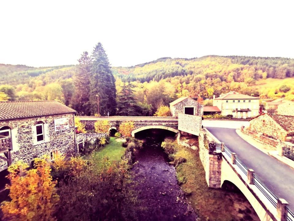 Auberge de Chanteuges Buitenkant foto