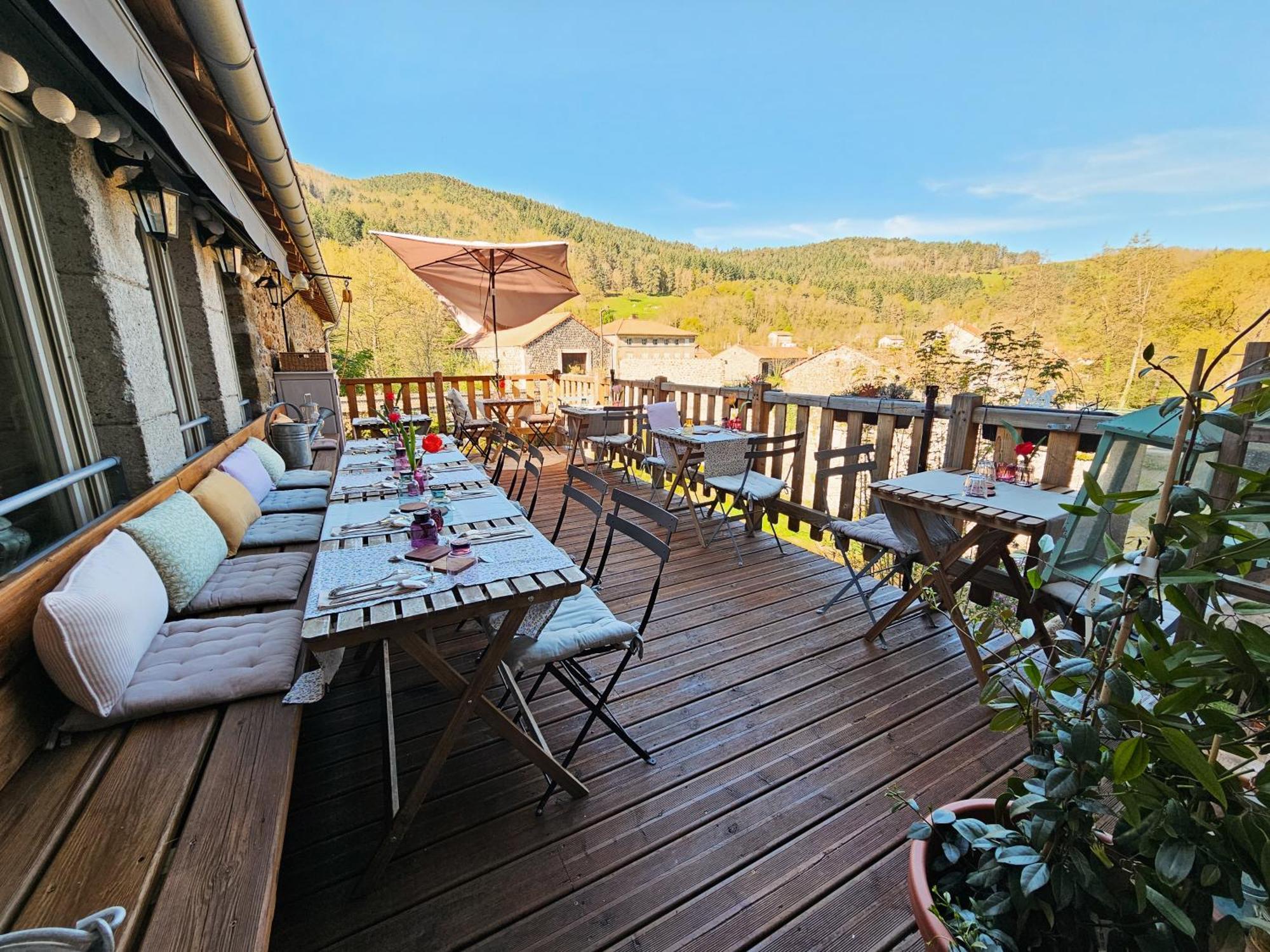 Auberge de Chanteuges Buitenkant foto