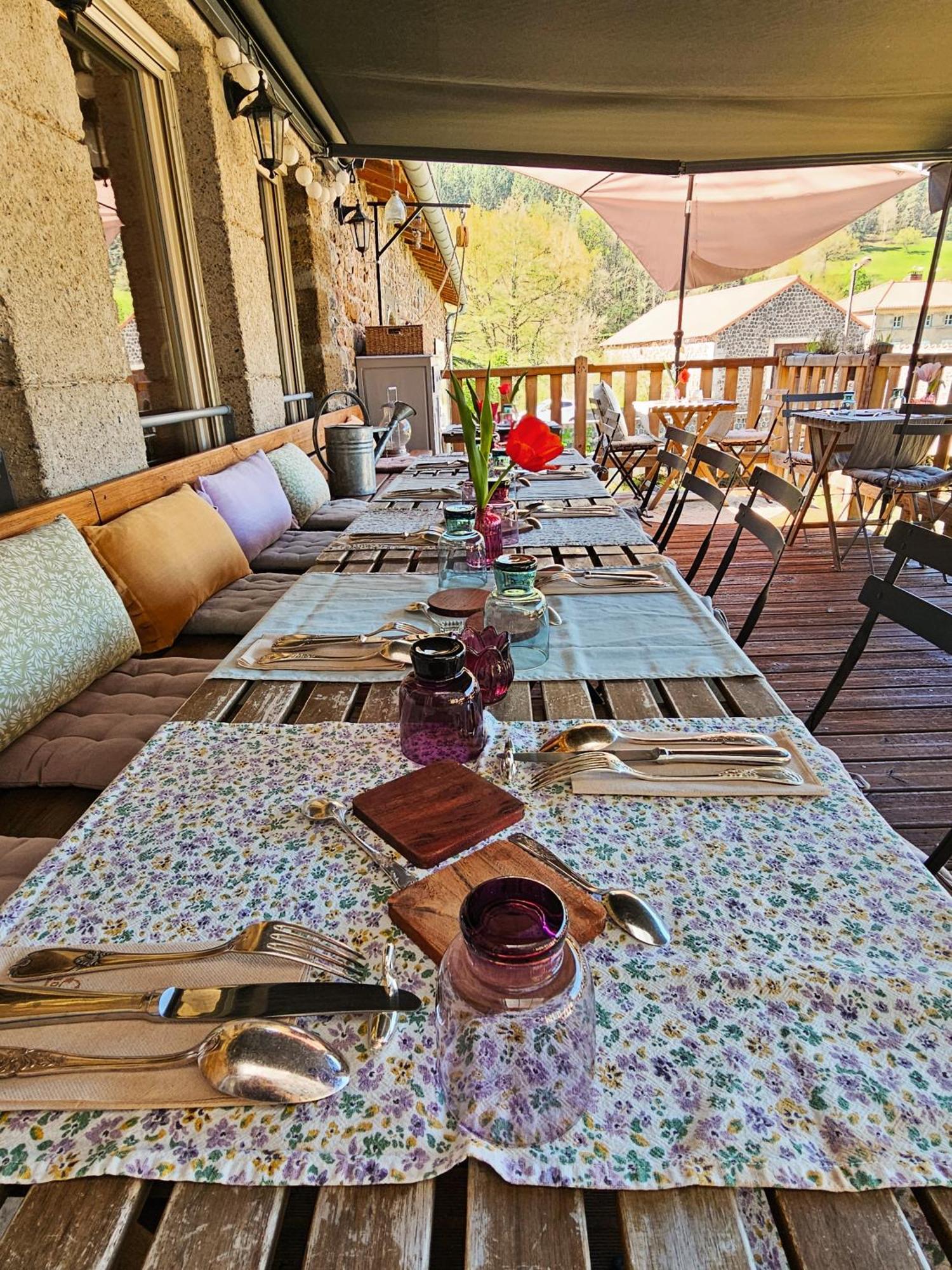 Auberge de Chanteuges Buitenkant foto