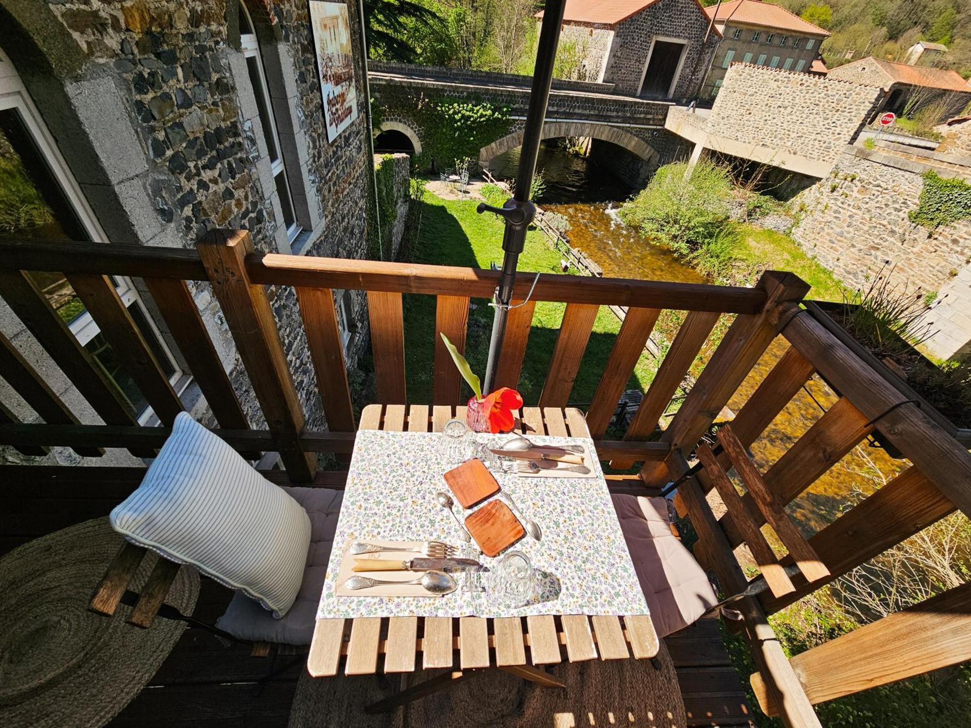 Auberge de Chanteuges Buitenkant foto